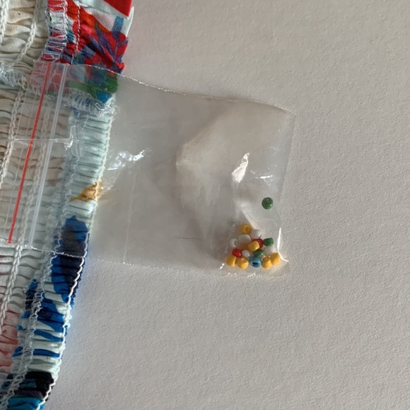 Farm Rio Macaw Wind Smocked Crop Top - Picture 15 of 16